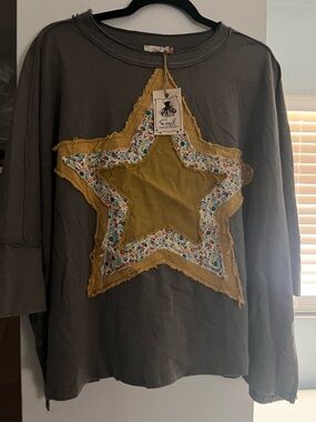 Easel Olive/Gray Pullover with Mustard Star and Floral Patching